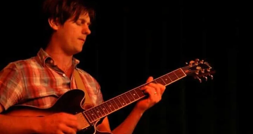 Mike Outram at President Hotel