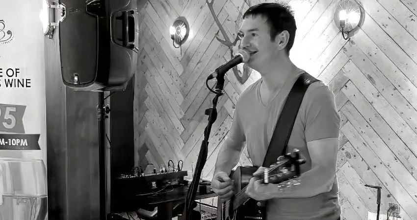 Andy Thomas - Acoustic Rock/Indie Classics