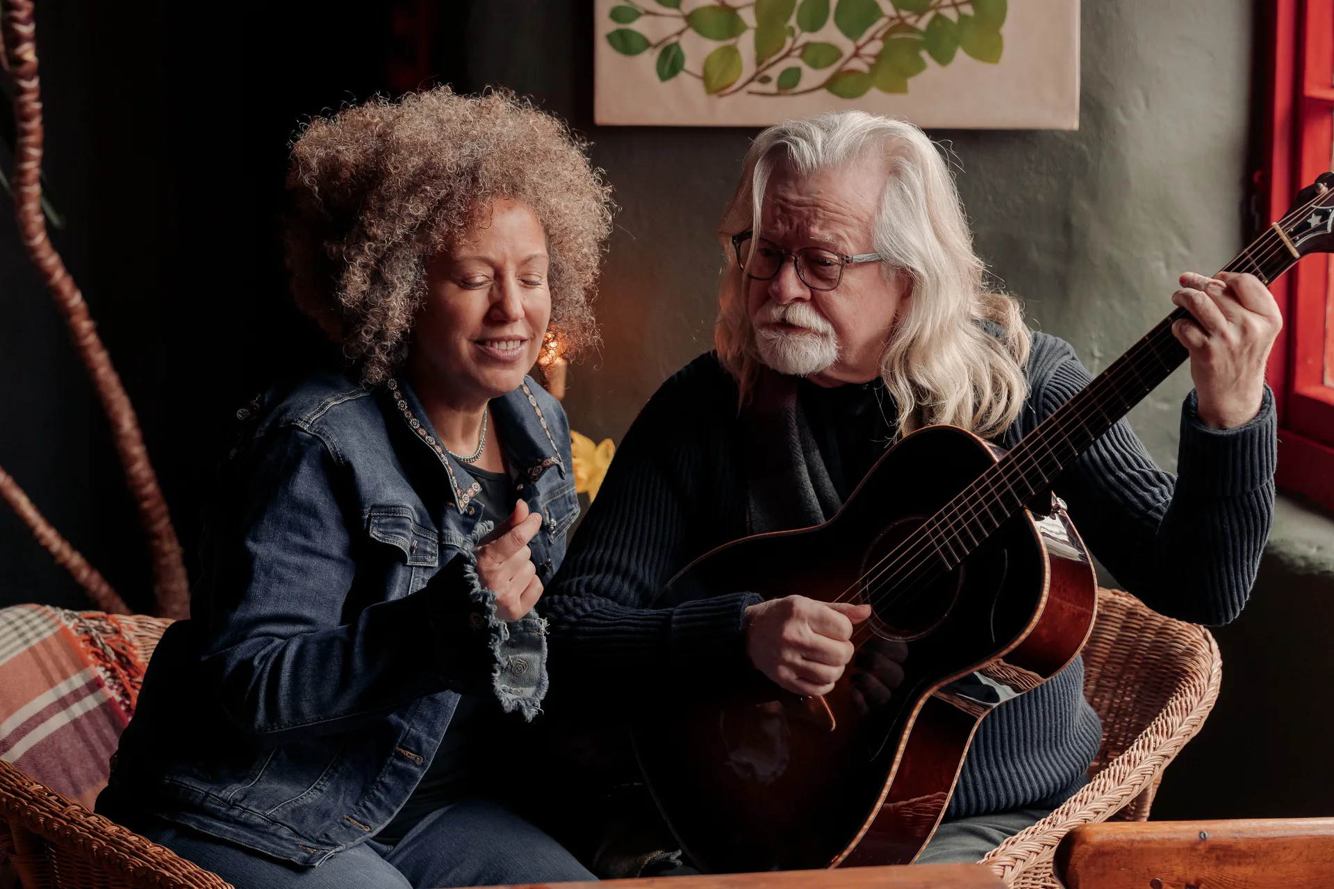 Declan Sinnott and Evelyn Kallansee at The Séamus Ennis Arts Centre