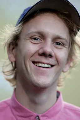 Josh Thomas