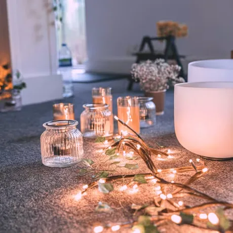 Festive Indulgent Angelic Candlelit & Aromatherapy Infused Sound Bath & Reiki Meditation