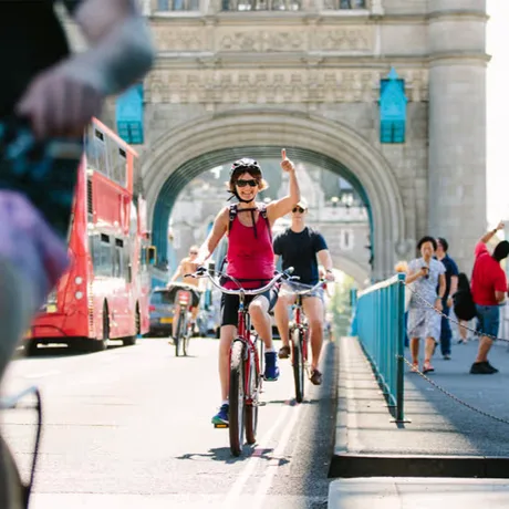 Secrets of London Bike Tour: Thames, Tower Bridge & Market