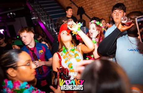 ✭ WonKy Wednesday's ✭ Welcome Back DMU! ✭ with Drinks From £1! ✭ @ R/Bar ✭