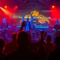 ALIVE & KICKING UK Warrington Irish Club - Simple Minds Tribute