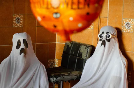Final Halloween Special with Dr Meaker (Live) + More in 2 Rooms