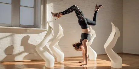 Intermediate Handstands with Verity B.