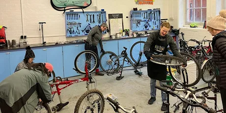 Basic Bike Maintenance : Bike Safety Check and How to Repair a Puncture