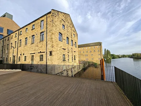 Wakefield - Waterfront and Mills to City Centre