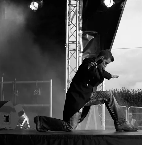 Robbie Williams tribute act at Jumpin Josephs
