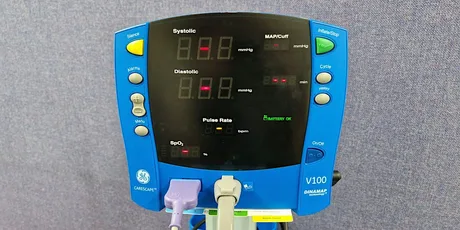 GE Carescape V100 Patient Monitoring - AT/A - QMC