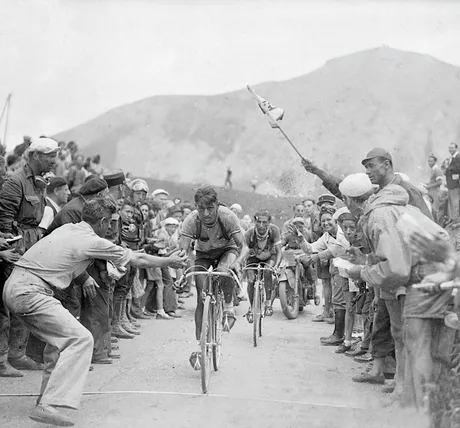 The crazy side of the Tour de France - A talk by Chris Sidwells