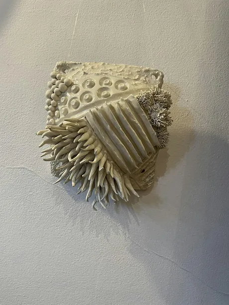 Textured ceramic wall tile