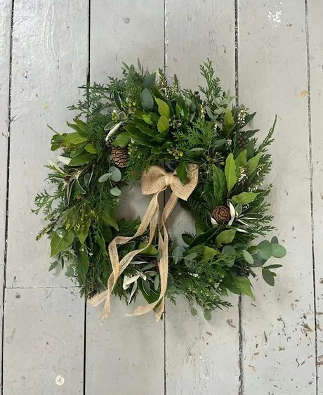 Winter Wreaths with Petallica Flower Farm Torchau Gaeafol gyda Fferm Flodau