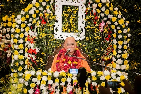 HH Bhakti Caru Swami Glorification Eve