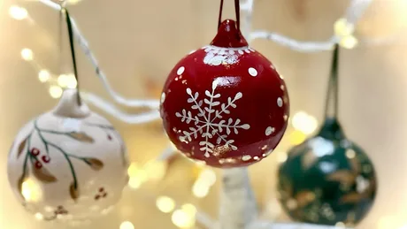 Sip & Paint: Ceramic Baubles