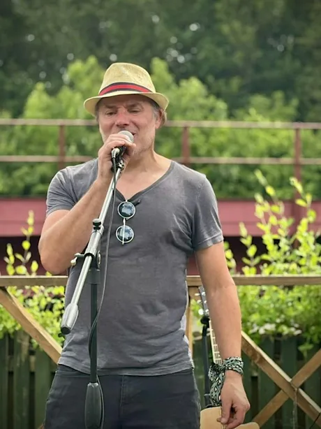 Jon Mills Live