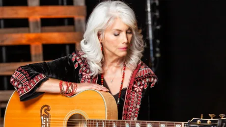 Emmylou Harris (USA)