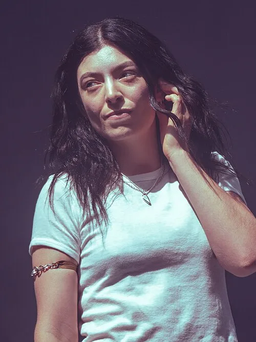 Lorde, Djo, Audrey Hobert, Rose Gray, Esha Tewari in Bristol