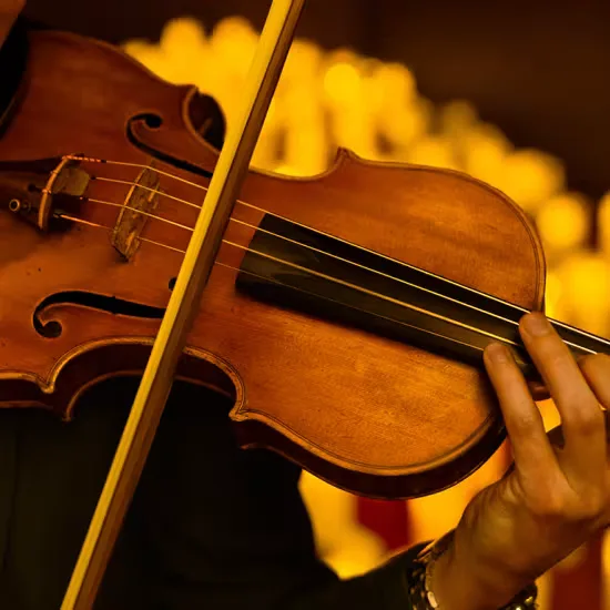 Candlelight: Tribute to Ariana Grande