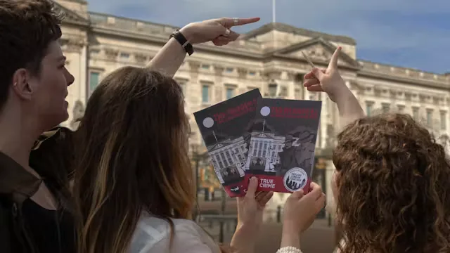 Interactive Self-Guided Mystery Hunt by Buckingham Palace or Trafalgar Square