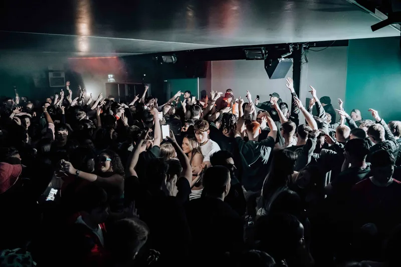 MALOKA CLUB – RNB, REGGAETON, POP – LAST FREE TICKETS + FREE DRINK