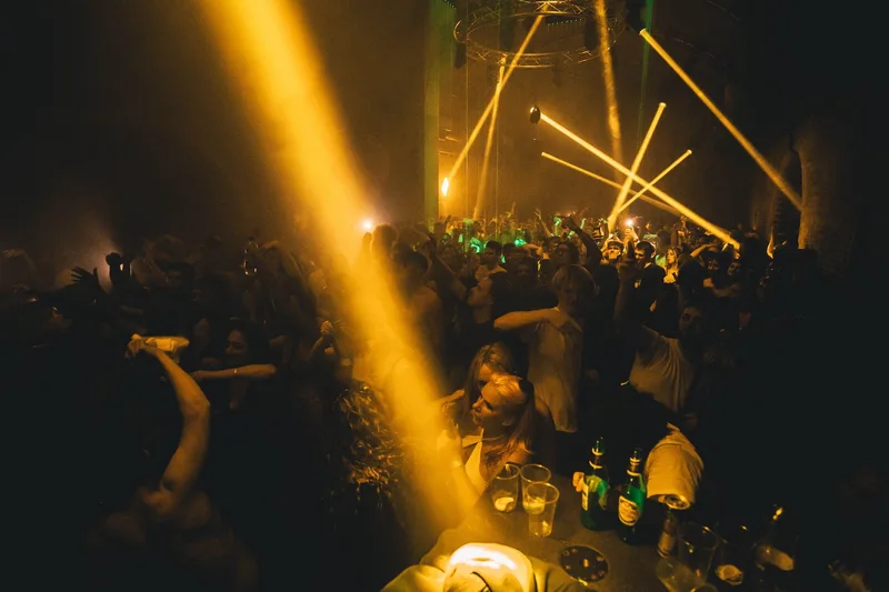 FREE TICKETS: RnB, Reggaeton, Afro & Latin House, Pop, Afrobeat, Funk, Tribal – MOTIVE PARTY