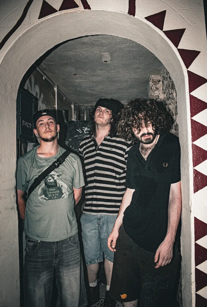Helicopter Pirates - Surf Tour - Manchester