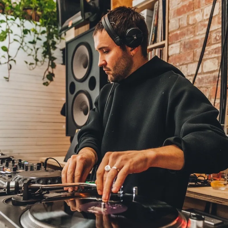 Dahlia Stereo Sessions: Jonjo Williams & Friends