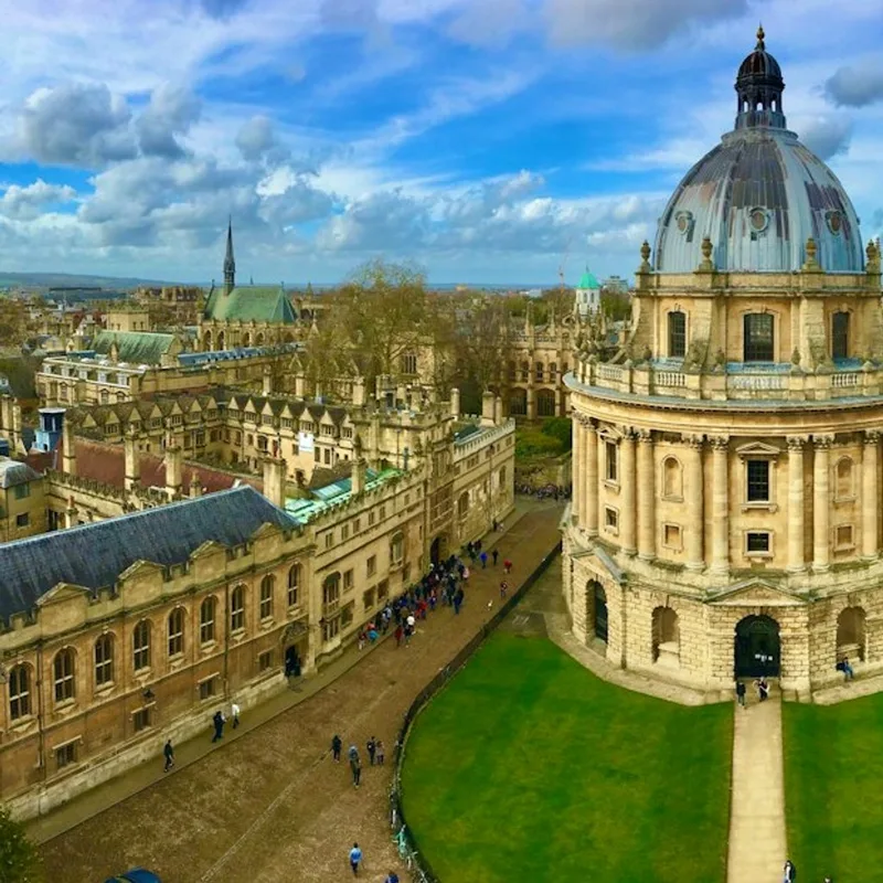 Oxford Audio Tour: Behind the Gown