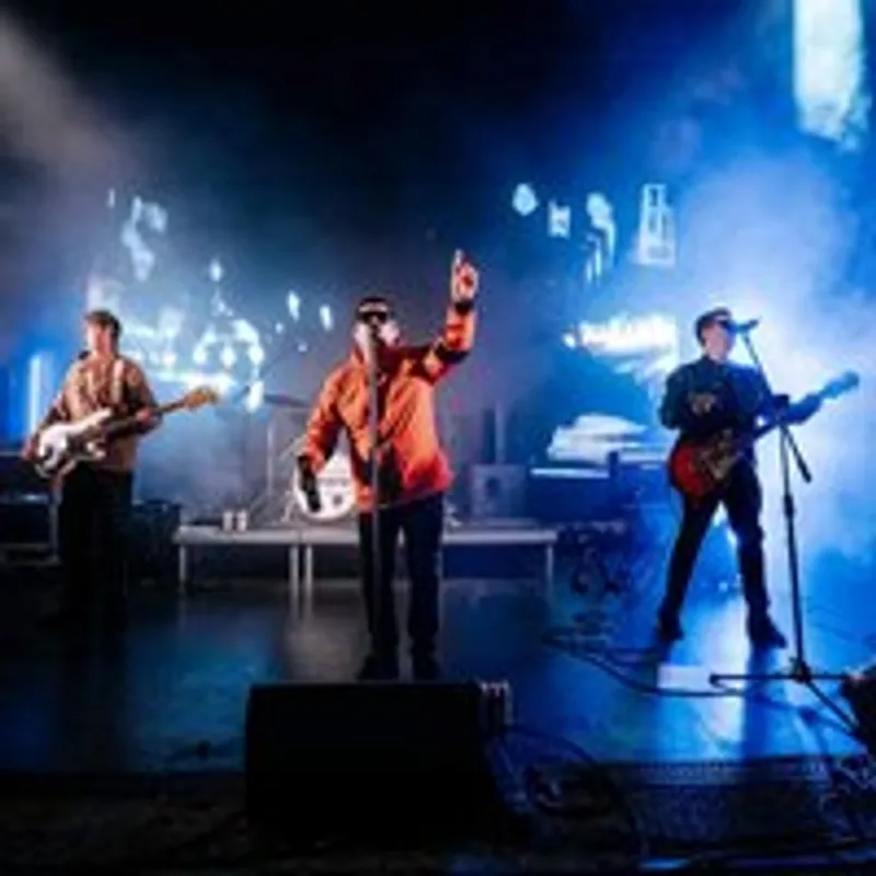 Definitely Oasis: Live In London