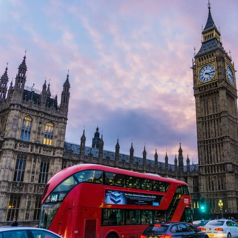 London Audio Tour: West End Wonders & Artistic Legacies