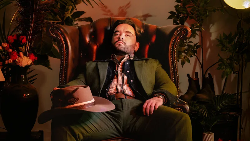 Adam Rowe: Fashionism