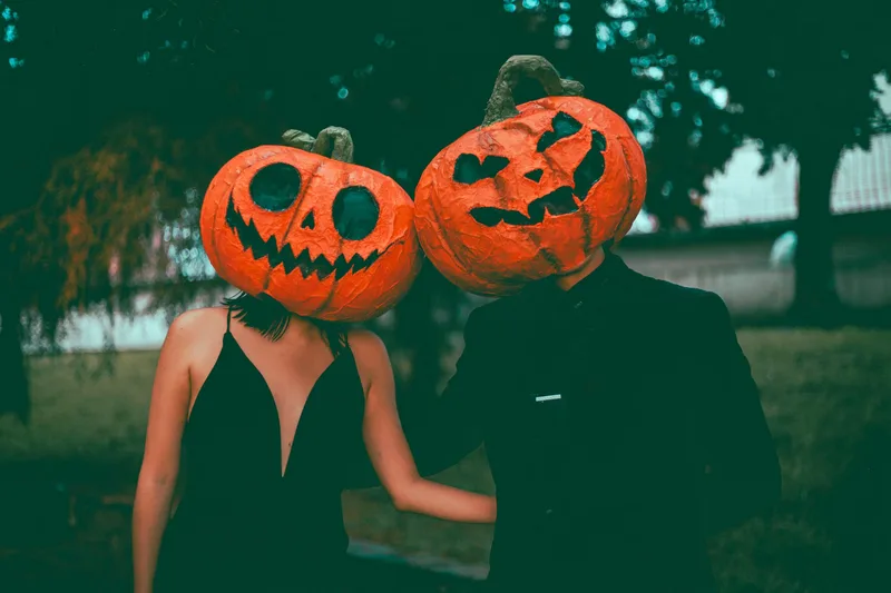 UNDERGROUND SHOWGROUND : halloween