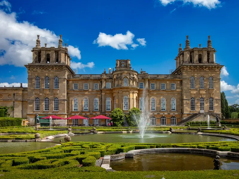 Blenheim Palace Tour and The Cotswolds Day Trip from London