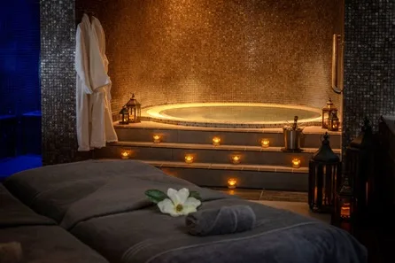 4* Oulton Hall Spa Day with 25 Minute Treatment, Lunch and Prosecco
