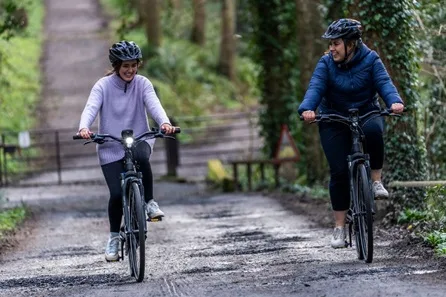 City of Belfast Guided Luxury E-Bike Tour for Two