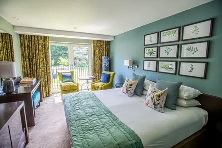 One Night Luxury Stay with Dinner, Wine and Breakfast for Two at Hogarths Hotel Solihull - West Midlands