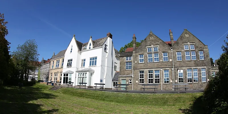 Llwyn y Bryn - School Leavers' Open Evening / Noson Agored Ymadawyr Ysgol