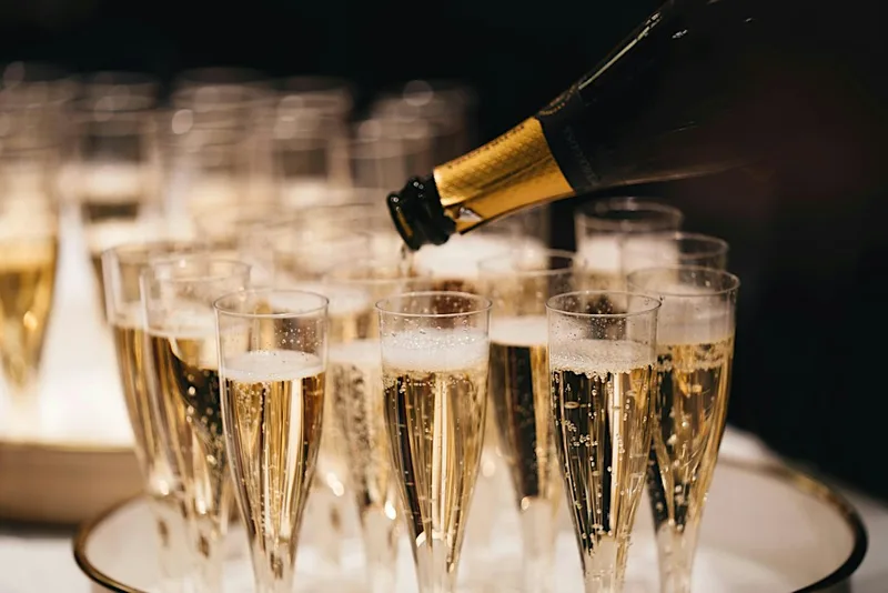 Sparkling wine tasting at Platform One