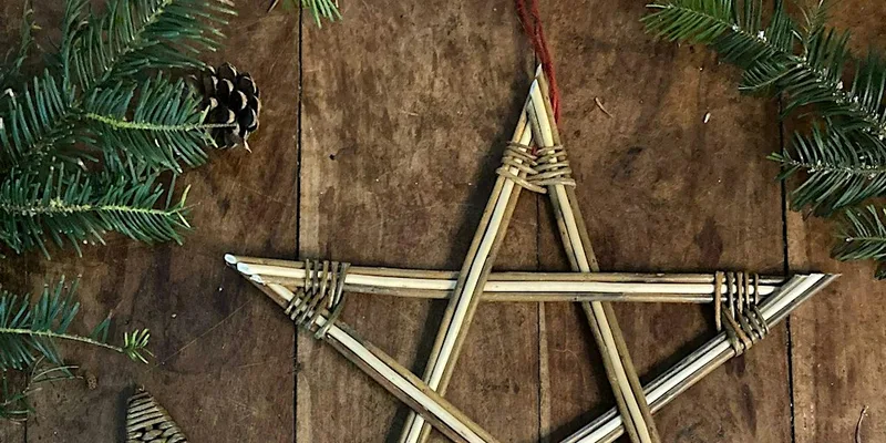 Weave a selection of willow decorations (ECC 2806)