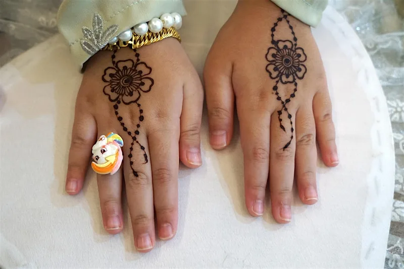 Play Discover Share: Henna, You are the Story (4 -10 years)