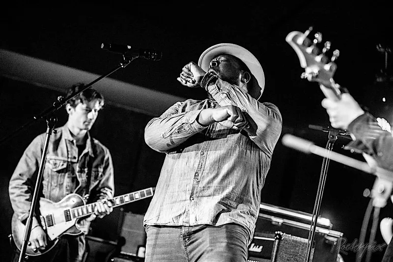 Kirris Riviere & The Delta du Bruit
