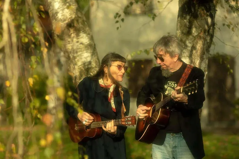 Live Music - Max & Veronica