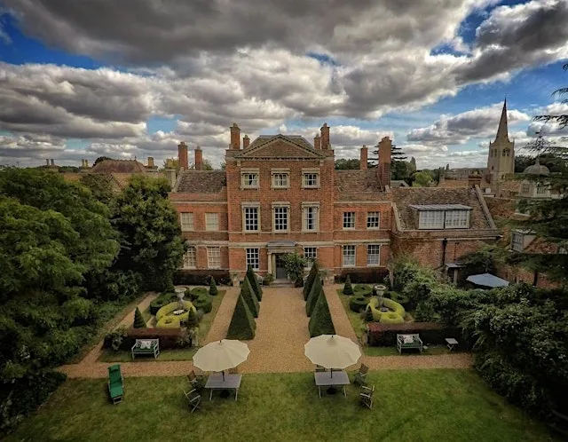 An Evening of 'Ghost Stories' at Island Hall
