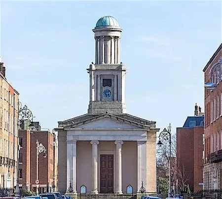 Sunday Worship in The Pepper Canister Church with choir and organ