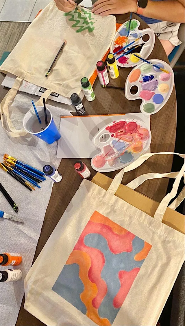 Tote bag paint party