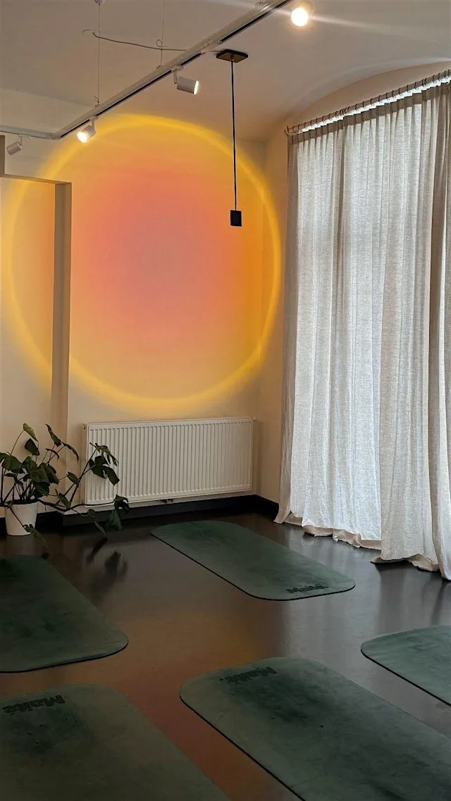 PILATES SOCIETY — FRIDAY FEELING