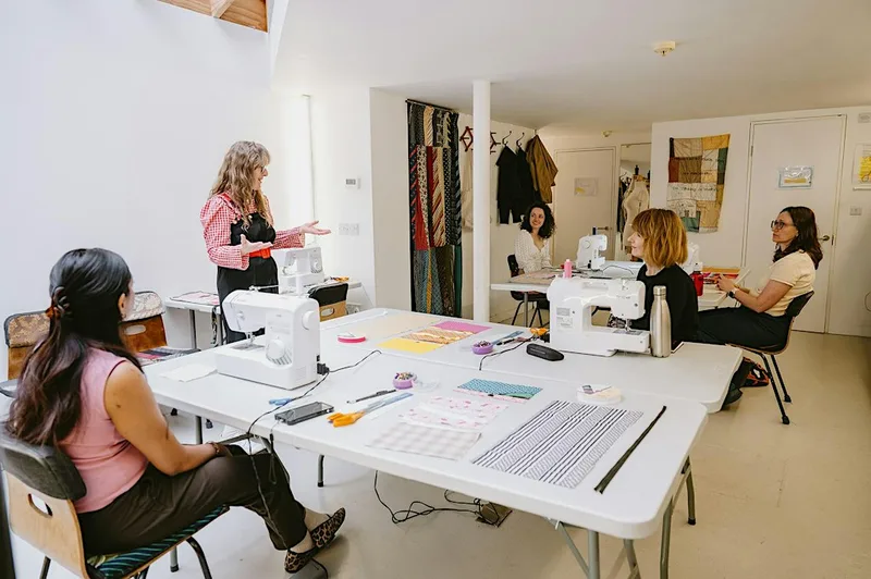 Beginners Sewing 2 (zips, buttonholes, bindings)