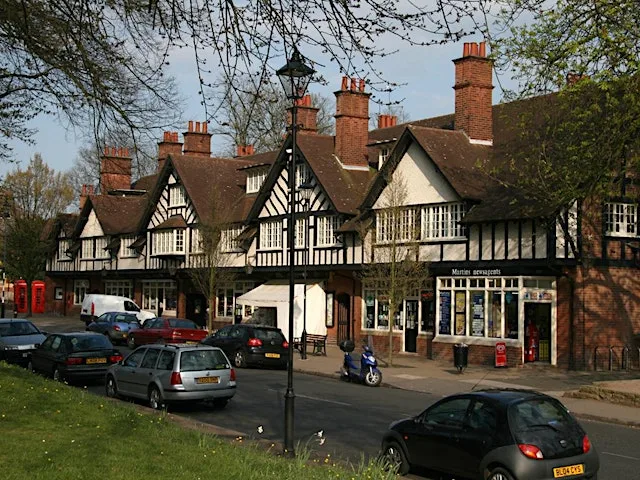 Visit: A Walking Tour of Bournville