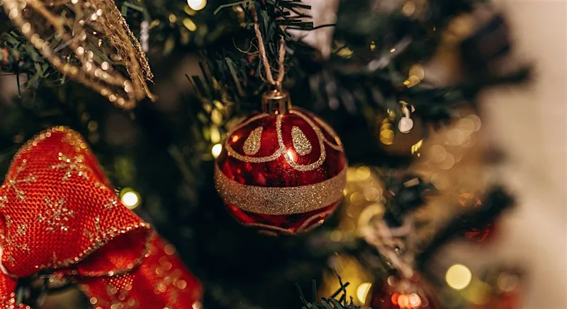 Christmas Bauble Sip & Paint Workshop